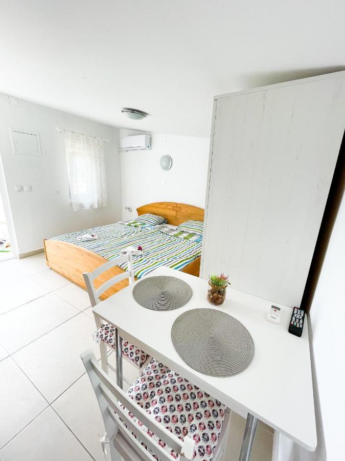 Beautiful Secluded Area Near Novalja Vacation House With Pool And Sea View Villa Lara Zewnętrze zdjęcie