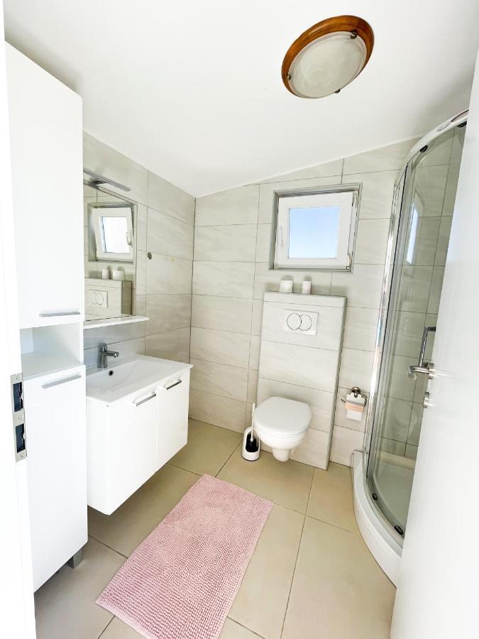 Beautiful Secluded Area Near Novalja Vacation House With Pool And Sea View Villa Lara Zewnętrze zdjęcie